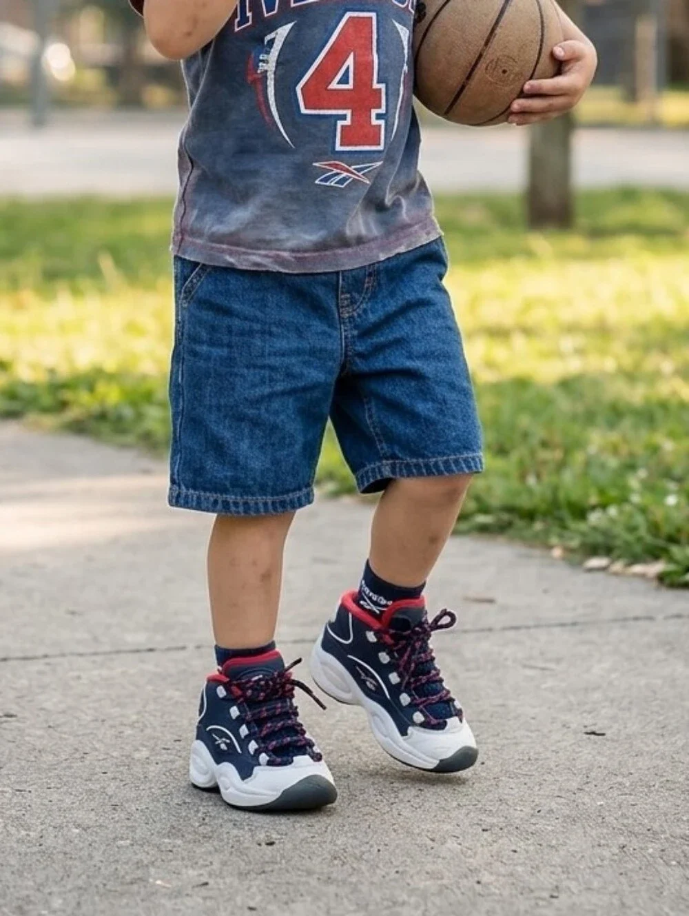 Reebok Question Mid USA Iverson Basketball Shoes Navy White Red Boys Size 11